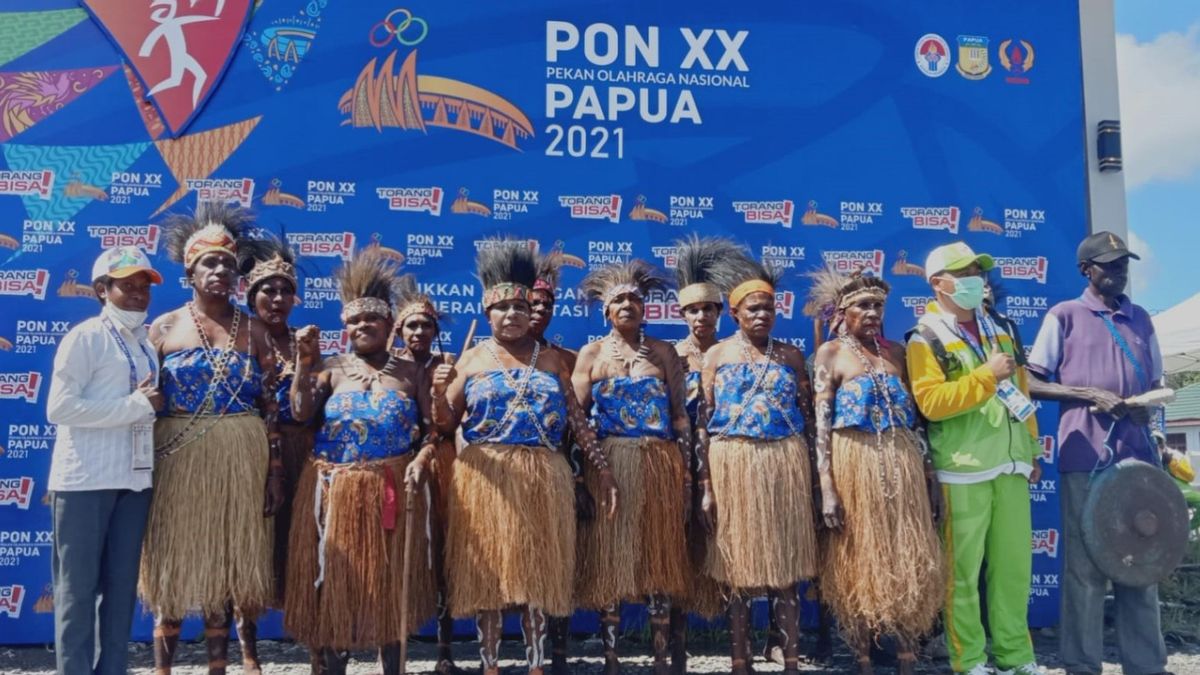 Getting To Know The Kamoro Traditional Dance Performed Ahead Of The Aeromodeling Competition At PON Papua