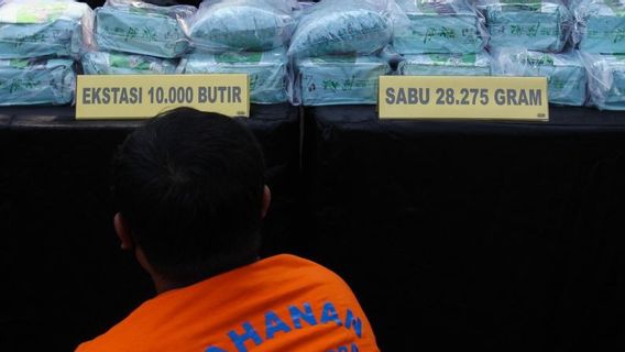 Kurir 28,3 Kg Sabu Ditangkap Polrestabes Surabaya di Stasiun Malang