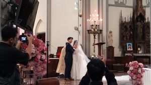 Ucap Janji Setia Sehidup Semati, Brisia Jodie dan Jonathan Alden Resmi Menjadi Suami Istri