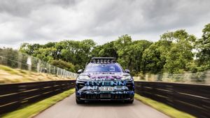 Belum Diluncurkan, Porsche Cayenne Electric Pecahkan Rekor Hill Climb di Inggris