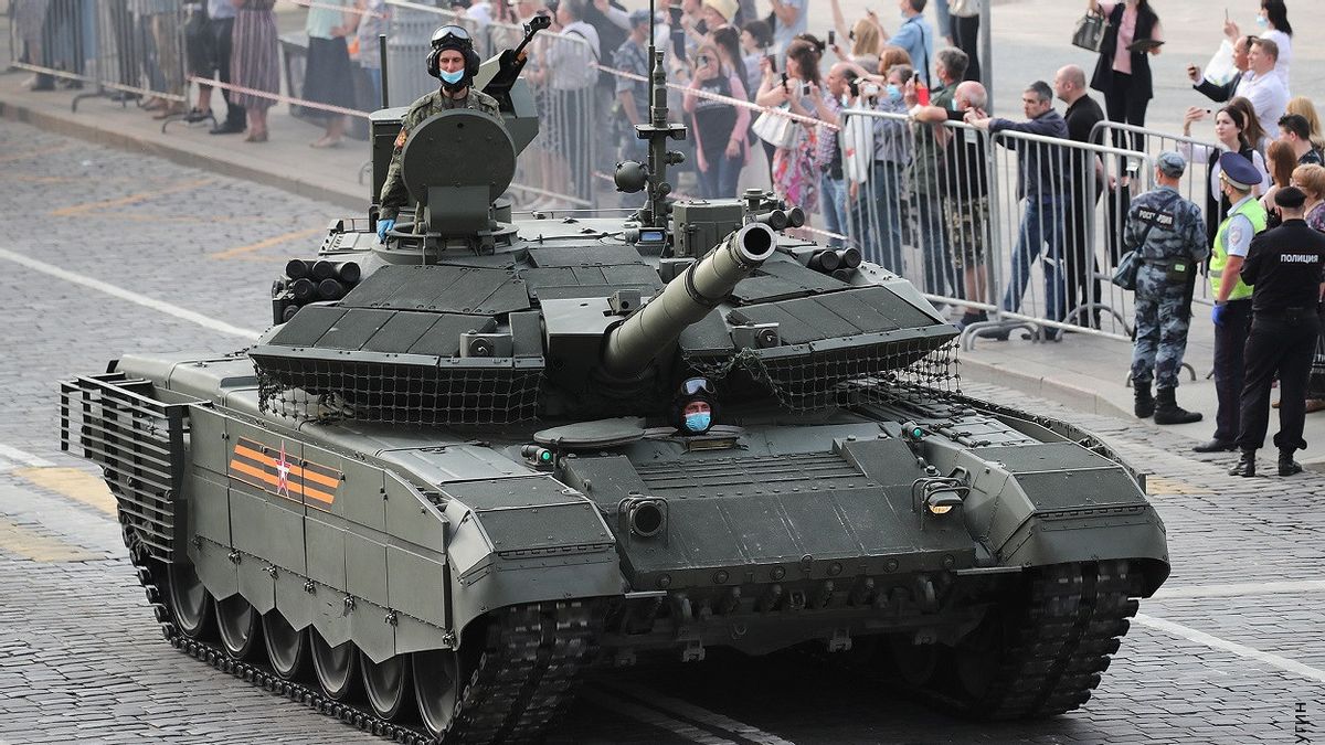 ロシア軍がT-90M主力戦車を受け取る:新しい大砲、装甲、通信装置を装備