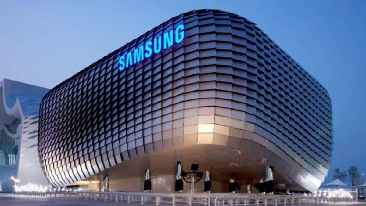 Demanding Bonus Equality, Thousands Of Samsung Electronic Workers Strike Work