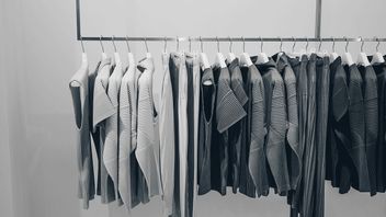 Is It Necessary To Wash New Clothes Before Wearing For The First Time?