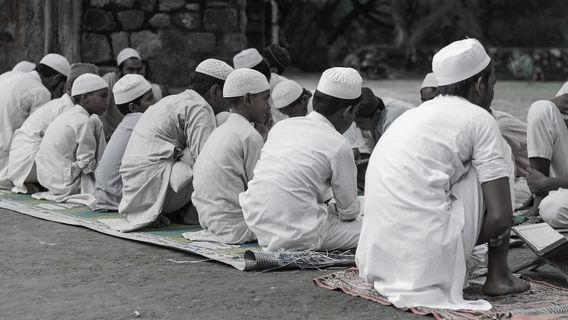 L’anniversaire Du GAM Est Commémoré En Priant Et En Soutenant Les Orphelins