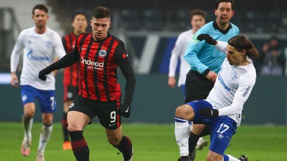 Dibuang Madrid, Jovic Langsung Cetak 2 Gol saat Frankfurt Tundukkan Schalke 3-1