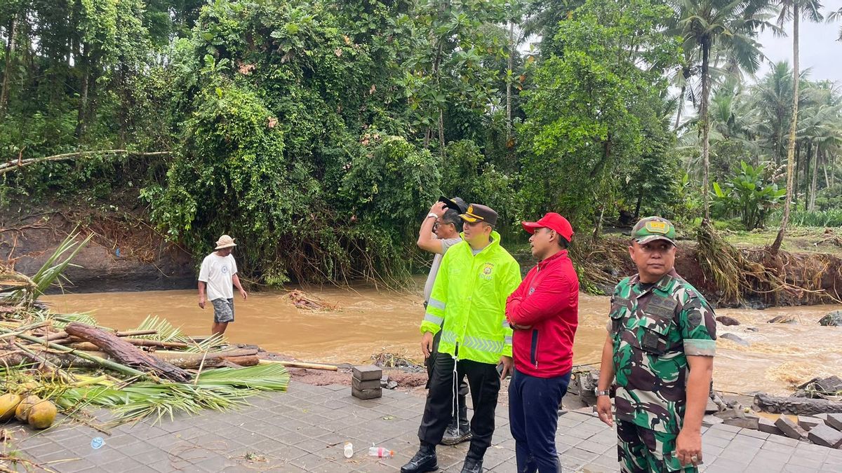 Landslides In Tabanan Bali, A Youth Died Covered In Bursts