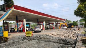 KM 21ジャゴライ有料道路のレストエリアのガソリンスタンドは、小型車両に再びサービスを提供