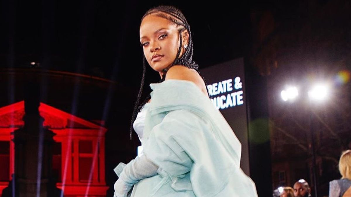 Rihanna Sumbang 5 Juta Dolar AS untuk Penanganan COVID-19 di Barbados