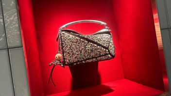 جاكرتا - الاحتفال بالذكرى السنوية ال 10 لوجود حقائب الألغاز ، متجر Pop Up Loewe في جاكرتا معرض 19 سلسلة حصرية