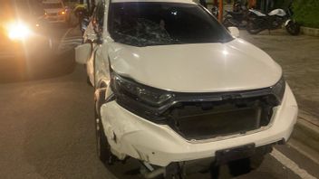 BSD Tangsel Tabrak Mobil的4辆野外马蒂克赛车摩托车,4人受伤