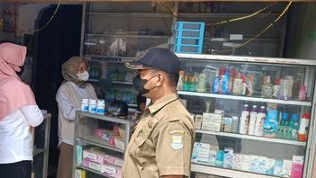 タンゲランの化粧品店が襲撃され、警察官が9,500の違法薬物を発見