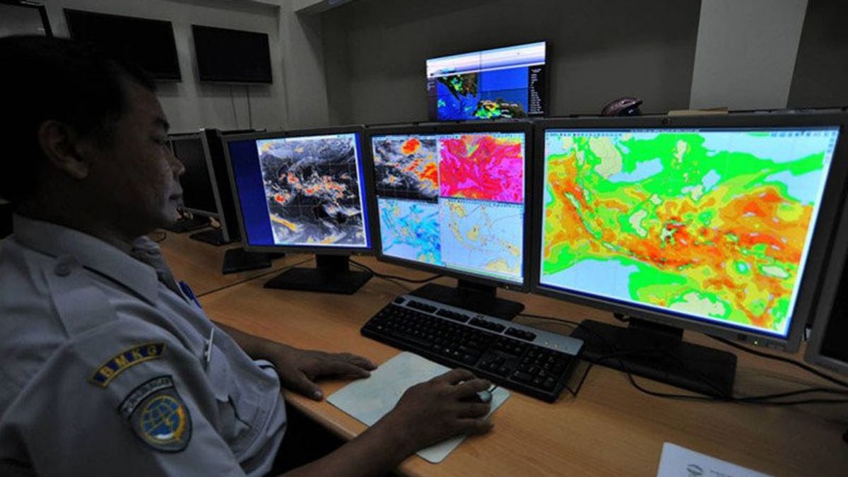 Hujan Disertai Angin Diprediksi Terjadi di Jakarta Selatan dan Jakarta Timur Siang Ini