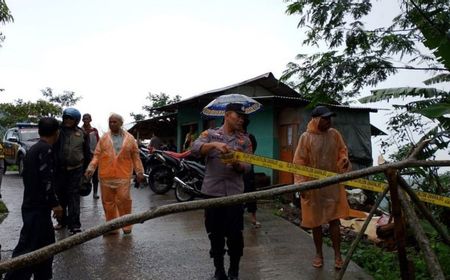 Longsor di Jalan Utama Peundeuy-Cibalong Garut, Angkutan Umum Bisa Gunakan Alternatif Girimukti-Banjarwangi