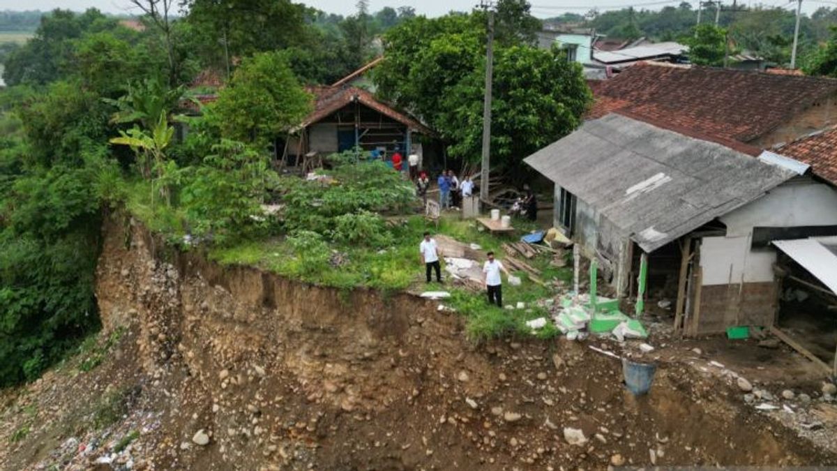 Bekasi Regency Government Prioritizes Handling Cipamingkis Bridge Landslides