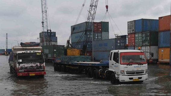 年初大雨、ジャカルタの道路3カ所が浸水