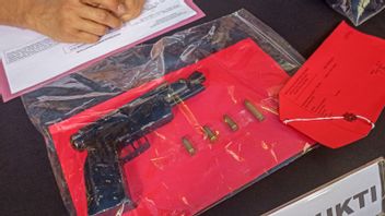 这位33岁的男子在马塔拉姆以40万印尼盾购买组装枪支，他承认在出售毒品纳尔时照顾好自己