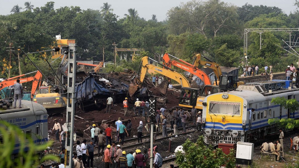 Investigation Calls India's Deadly Train Accident Caused By Error In Repair Signal Connection