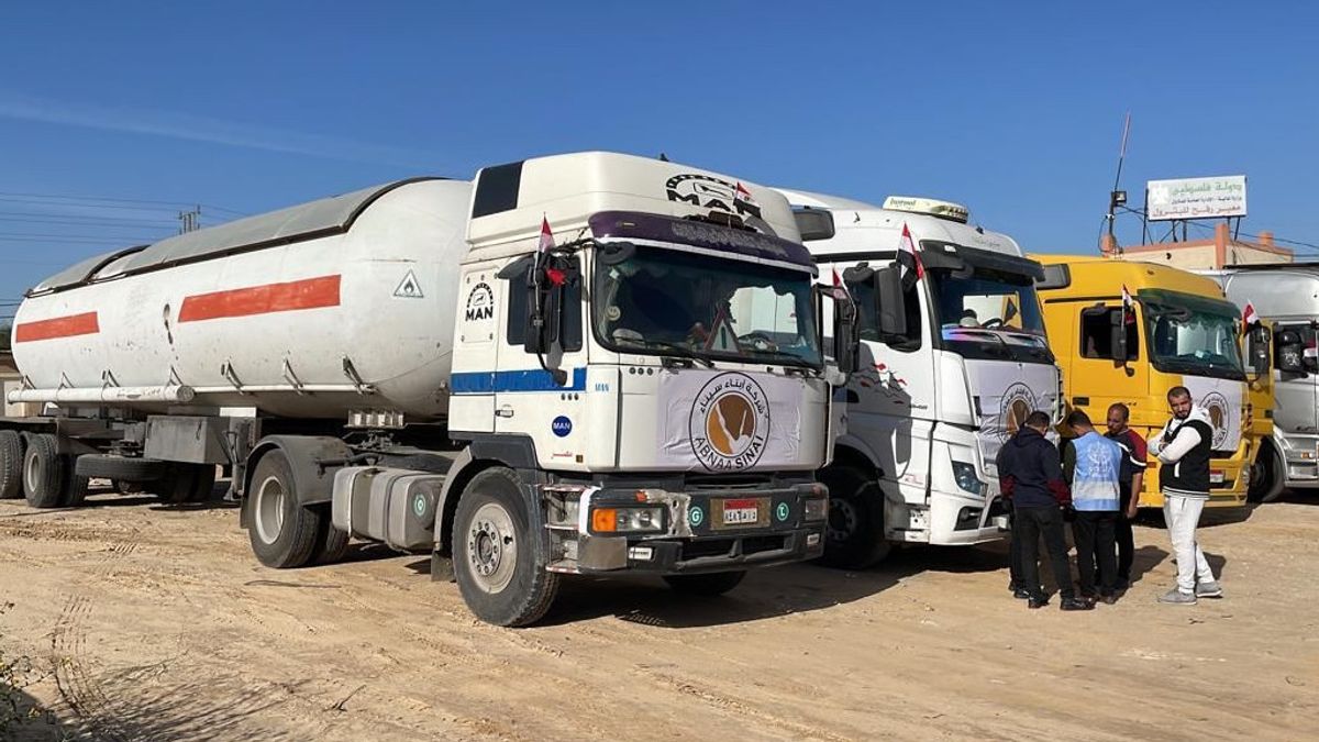 Fuel And Gas Transport Trucks Start Entering The Gaza Strip Through Rafah