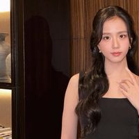 Jisoo BLACKPINK Terima Penghargaan Rising Star Award di Canneseries 2026
