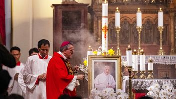Dubes Vatikan Pimpin Misa Requiem Paus Fransiskus, Ribuan Umat Katolik Padati Gereja Katedral Jakarta