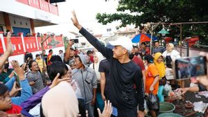 Ganjar Diteriaki "Presiden Rakyat" di Pasar Projo Ambarawa