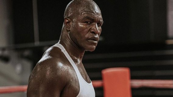 Evander Holyfield: Riche En Période Victorieuse, En Faillite Et La Vente D’une Maison D’une Valeur De £ 4,2 Millions à La Fin De La Carrière