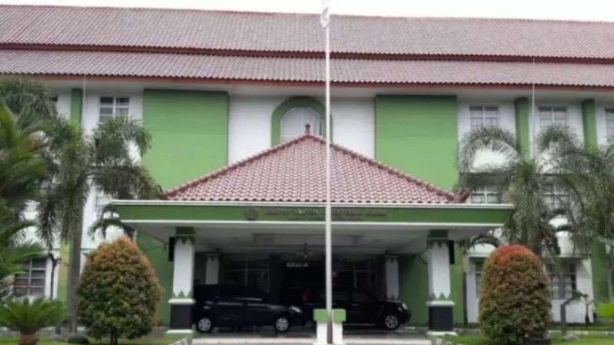 وزارة الأديان DIY تطلب من مبنى المكتب الخاص بها أن يصبح دار عبادة مؤقتة