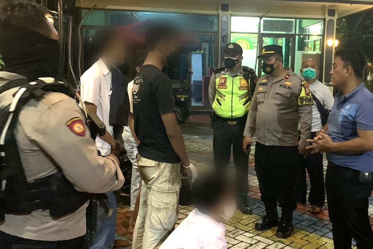 西ジャカルタの学生22人、ケンバンガンのタウラン学位中にプレシジョンパイオニアパトロールチームに逮捕される
