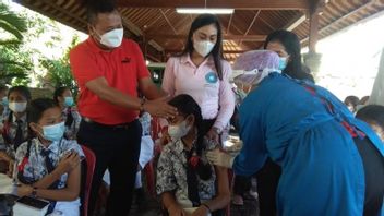 ジャニャール県が中学生の子宮がん予防に向けて予防接種を実施