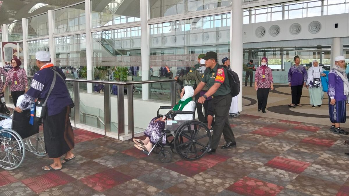 爆弾の脅威によるクアラナム空港への緊急着陸、コダム1 / BB TNIのセキュリティのための迅速な動き