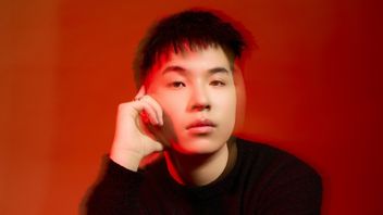 Keenan Te在Bones歌曲中分享了对过去的脆弱的一面