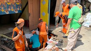 Warga Sebut Pergerakan Tanah yang Merusak Lima Rumah Warga di Makasar Jaktim Akibat Abrasi Saluran Air