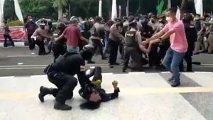 Polisi Banting Mahasiswa Saat Demo, Brigadir NP Dijerat Pasal Berlapis, Dimutasi dan Sulit Naik Pangkat