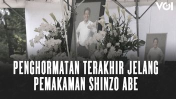 视频：日本前首相安倍晋三的葬礼闭幕，东京神社外的哀悼者排长队