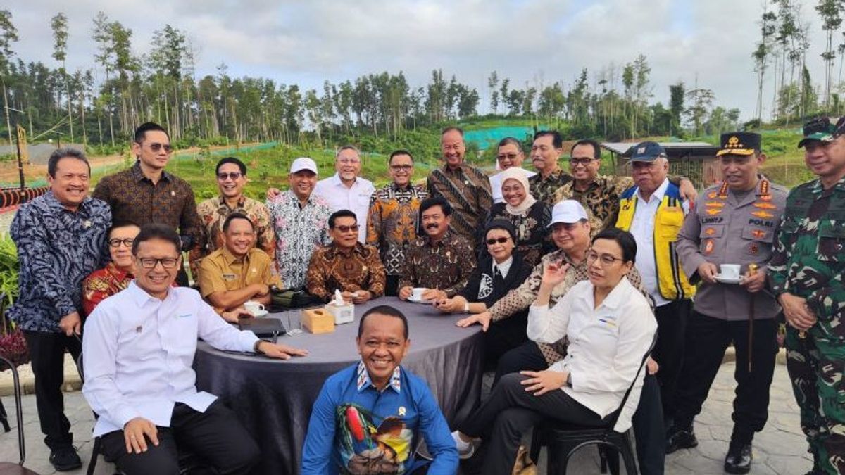 Bahlil Explains Meeting With Jokowi And JK Before Airlangga Resigns