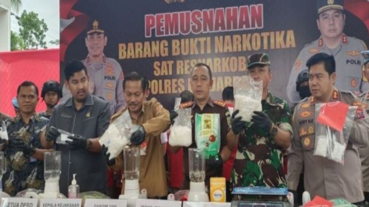 Sabu Seberat 3,8 Kg dari Kasus Narkoba dengan 7 Tersangka Dimusnahkan Polres Banjarbaru Kalsel