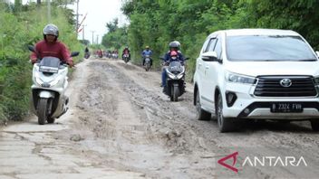 حكومة ولاية بيكاسي تخصص أموالا بقيمة 571 مليار روبية إندونيسية لإصلاح 107 كيلومترات من الطرق