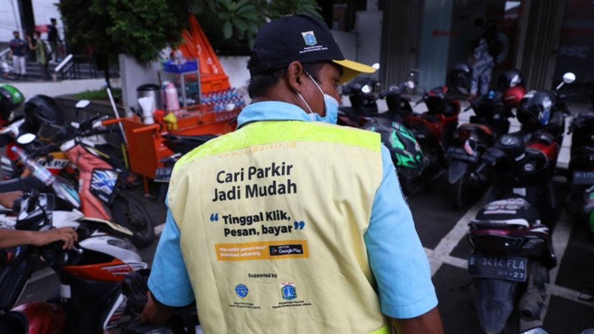 مضيف وقوف السيارات البرية في Kemang الذي يحصل على سائق بقيمة 15 ألف روبية إندونيسية ، يدعي DKI Dishub الإشراف والتبني