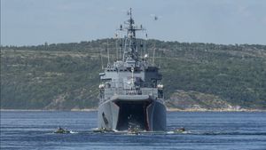 Lintasi Selat Turki, Enam Kapal Pendarat Angkatan Laut Rusia dalam Perjalanan Menuju Laut Hitam