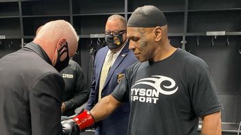 Tyson Vs Roy Jones Comeback Duel Ends Draw