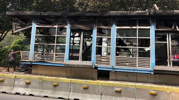 Dozens Of TransJakarta Bus Stops Were Damaged By Mobs, Anies Estimated Loss Of Rp.65 Billion