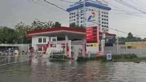 SPBU dan Lalin Lumpuh Imbas Banjir di Jalan Outer Ring Road Cengkareng