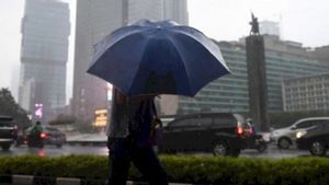 Hati-Hati! Prakiraan Cuaca BMKG: Ada Potensi Hujan Disertai Kilat di Jaksel dan Jaktim
