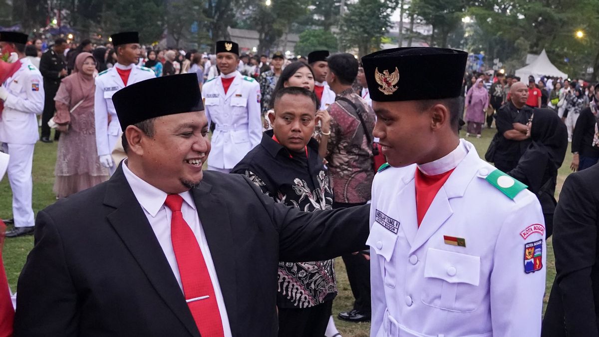 As Ceremony Inspector, Atang Trisnanto Appreciates Paskibra Bogor City