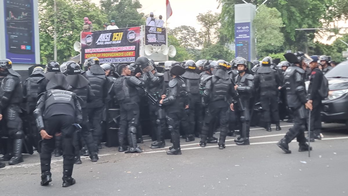 大规模指挥 行动 示威 拒绝冷打 战车 被武装 安戈塔 阻止