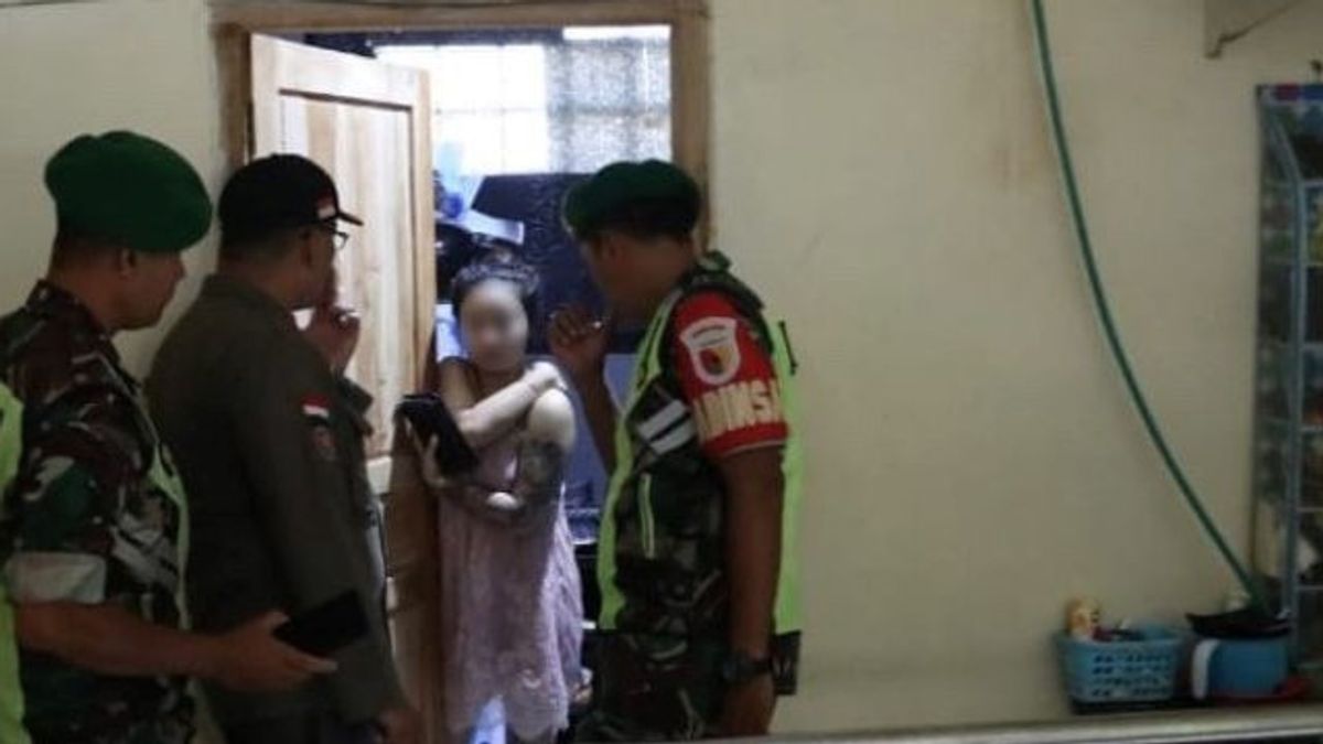 Satpol PP Madiun GOT 4 Non-husband And Wife Couples In The Room With Lock Doors