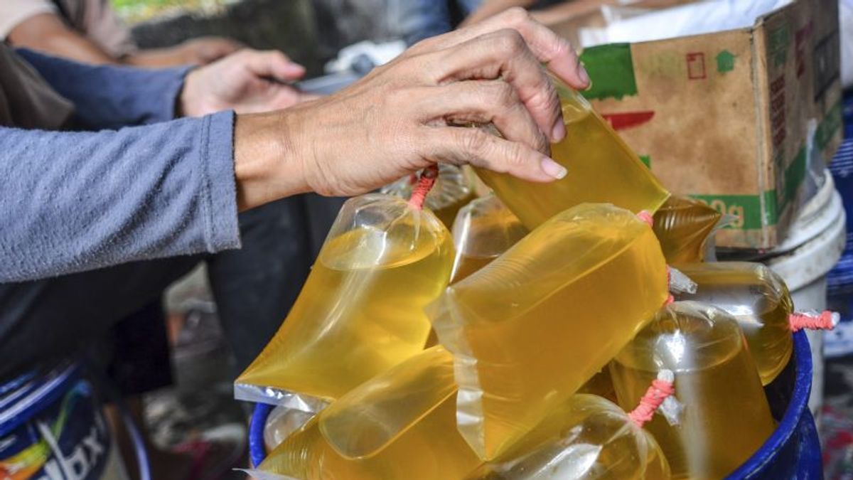 Dari Rp11 Ribu Harga Minyak Goreng di Pekan Baru Tembus Rp20 ribu/liter