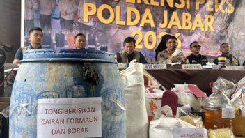 شرطة جاوة الغربية تكشف عن مصنع ميا بيرفورمالين وبوراكس في غاروت