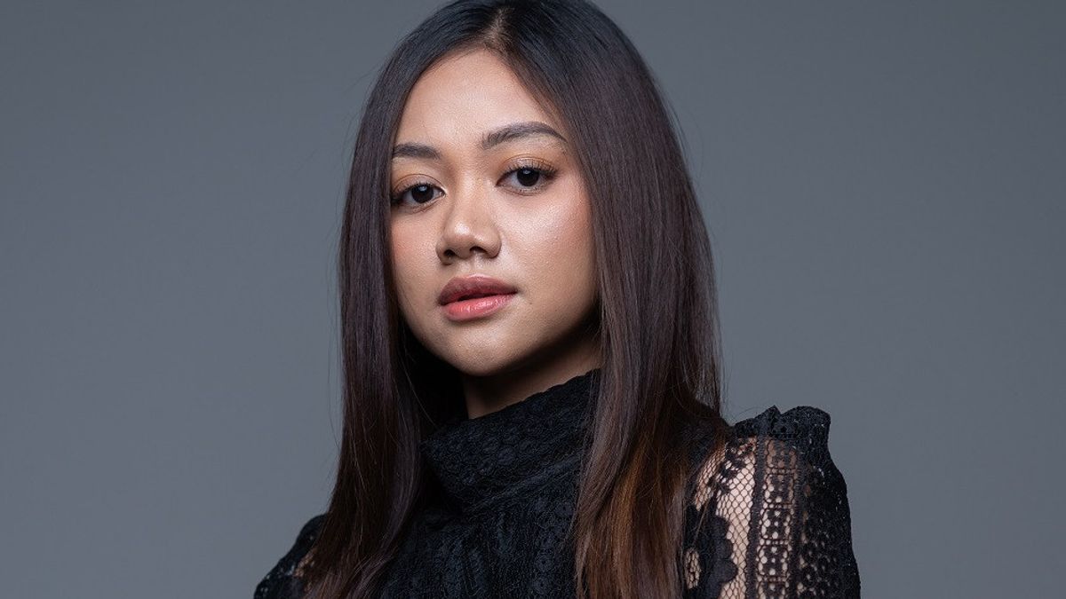 Jebolan Rising Star Indonesia, Iga Azwika Cerita Fenomena <i>Overthinking</i> dalam <i>Getar Cinta</i>