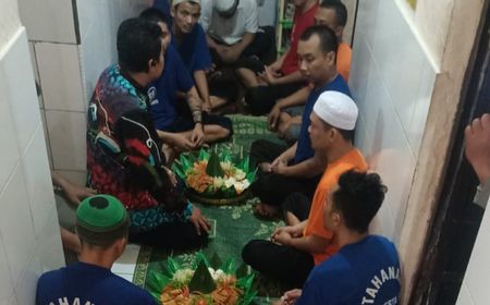 Lebaran Tidak Bisa Kumpul dengan Keluarga, Tahanan Polresta Surakarta Disuguhkan Nasi Tumpeng